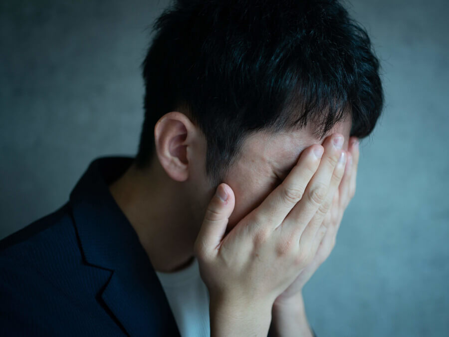 バイクを盗まれて落ち込む人